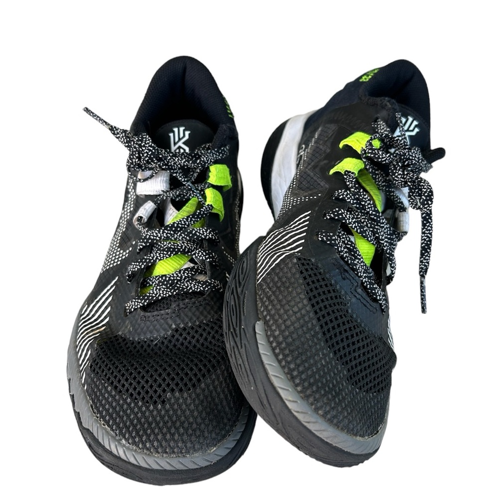 Nike Kyrie Flytrap 5 Mens Size 7 Black White Green - image 1